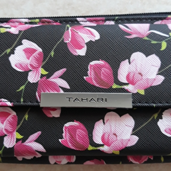 *Host Pick*Tahari RFID pretty wristlet - Picture 5 of 16